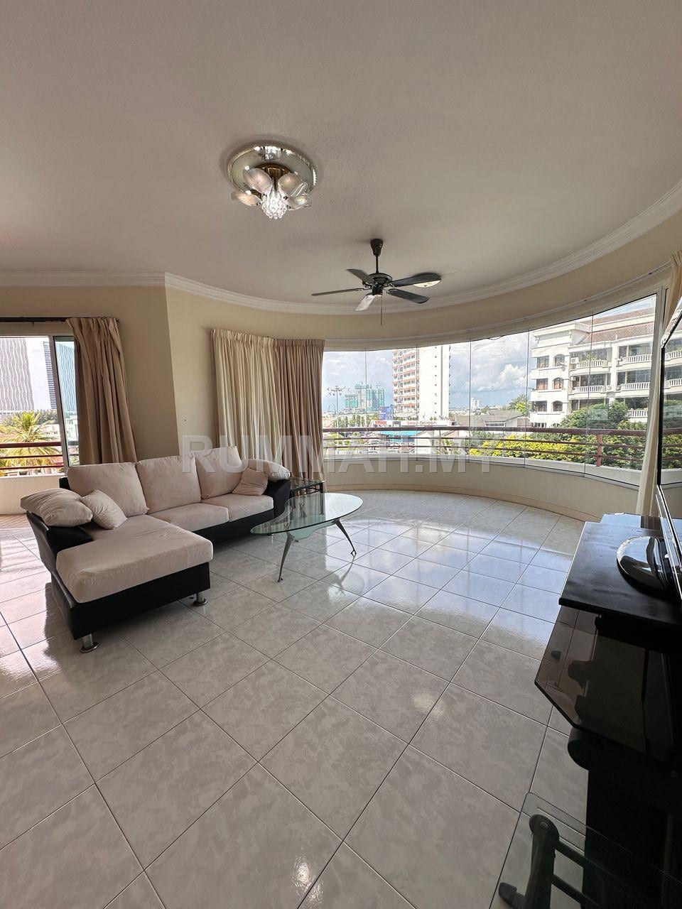 3-bedroom condo in George Town, Penang for sale - Mutiara Villa Condominium Gurney Freehold Fully Furnished Condo For Sale / Rent 槟城葛尼 Mutiara Villa 永久地契全配公寓 出售 / 出租