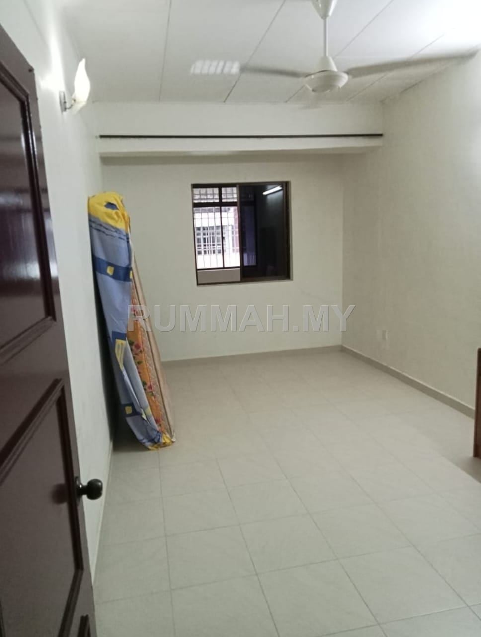 house in Bukit Jambul, Penang — photo 4