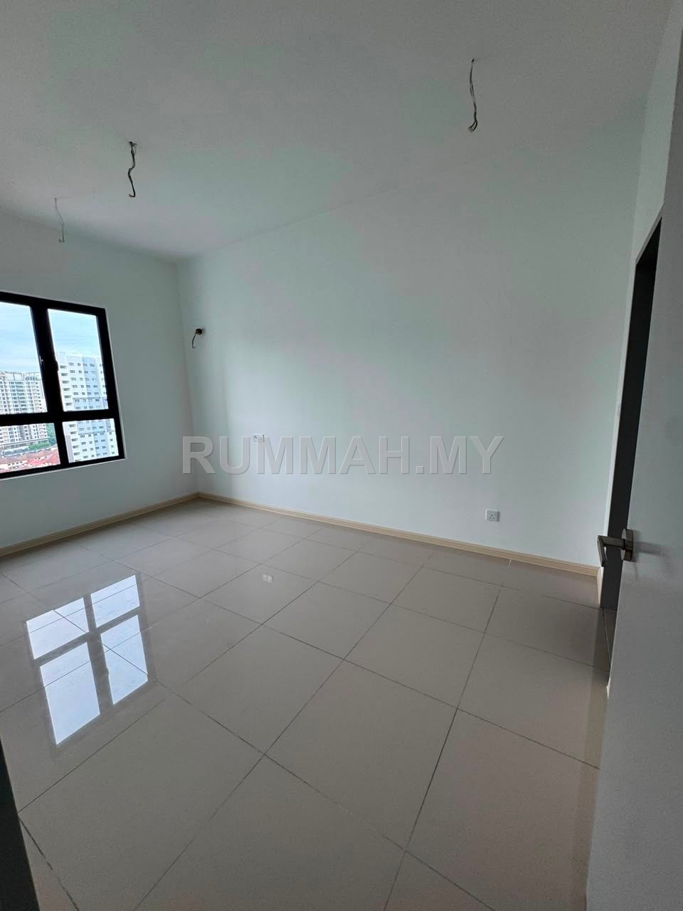condo in Teluk Kumbar, Penang — photo 3