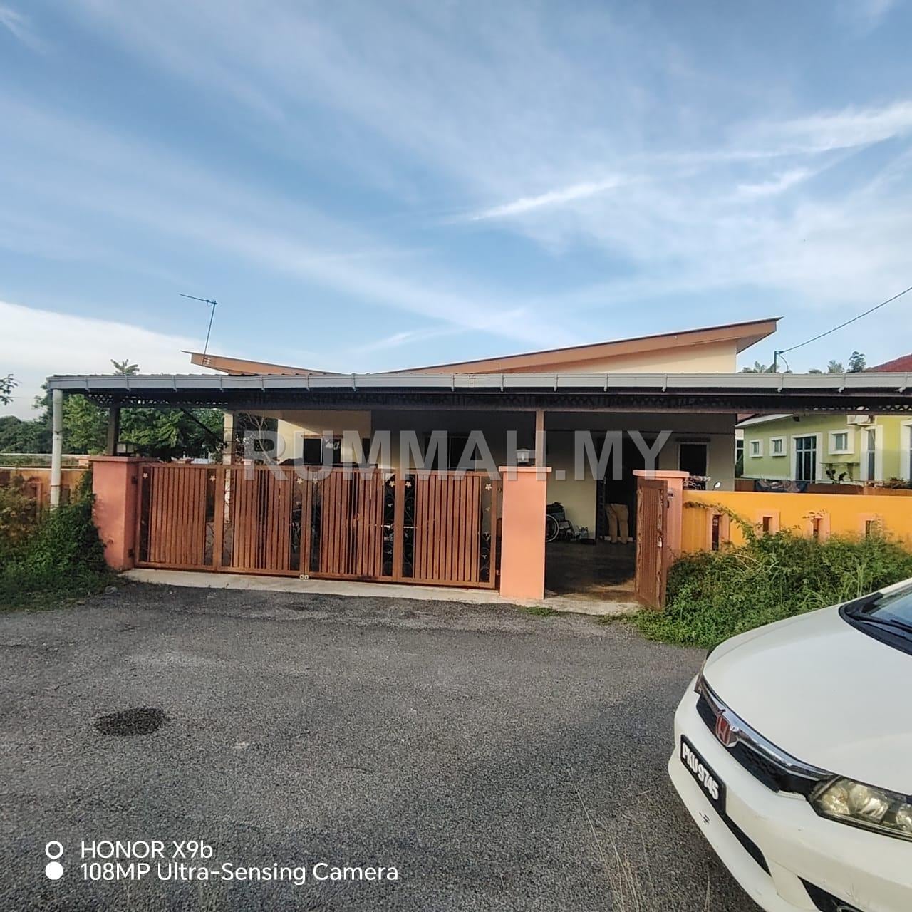 3-bedroom house in Tasek Gelugor, Penang for sale - Bungalow for Sale @ Kampung Lahar Tambun, Tasek Gelugor | Freehold