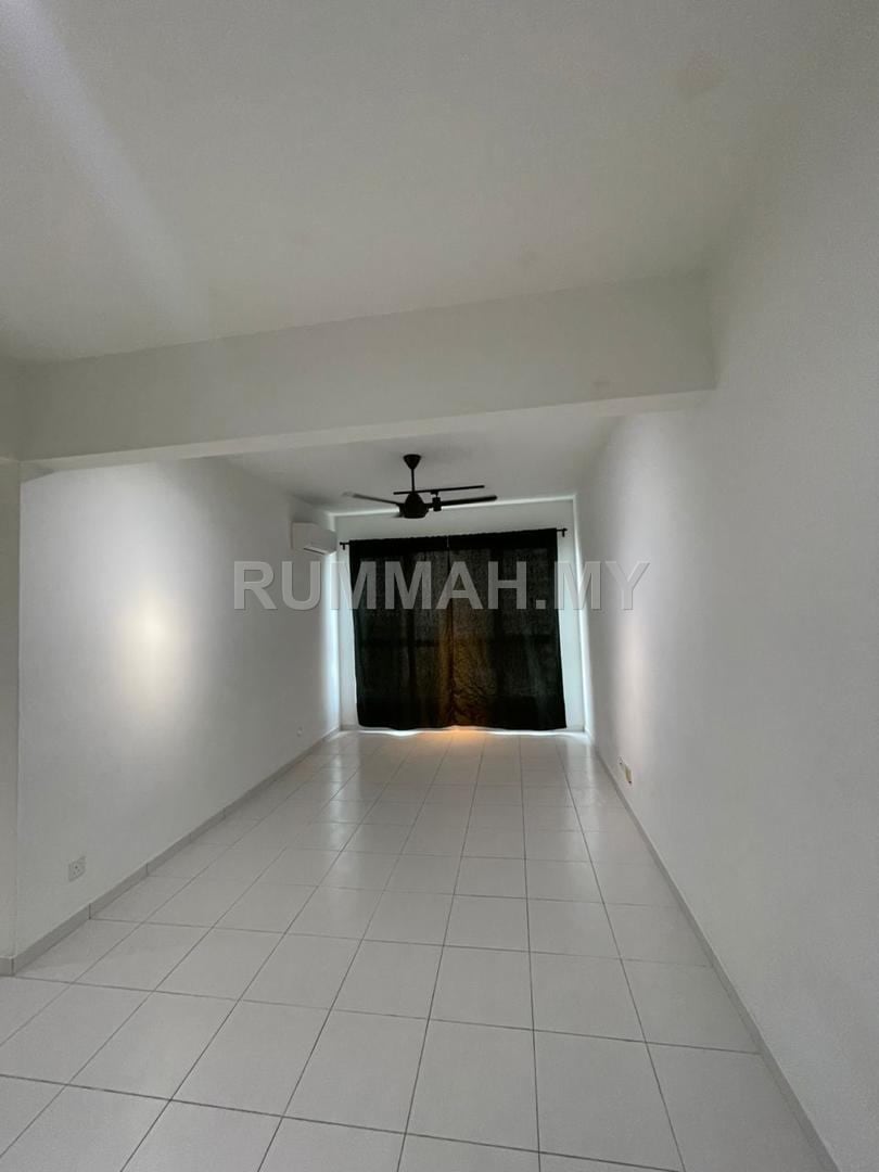 3-bedroom condo in Tanjung Tokong, Penang for rent - [3 Carparks] I-Santorini, Tanjung Tokong | Partial Furnished