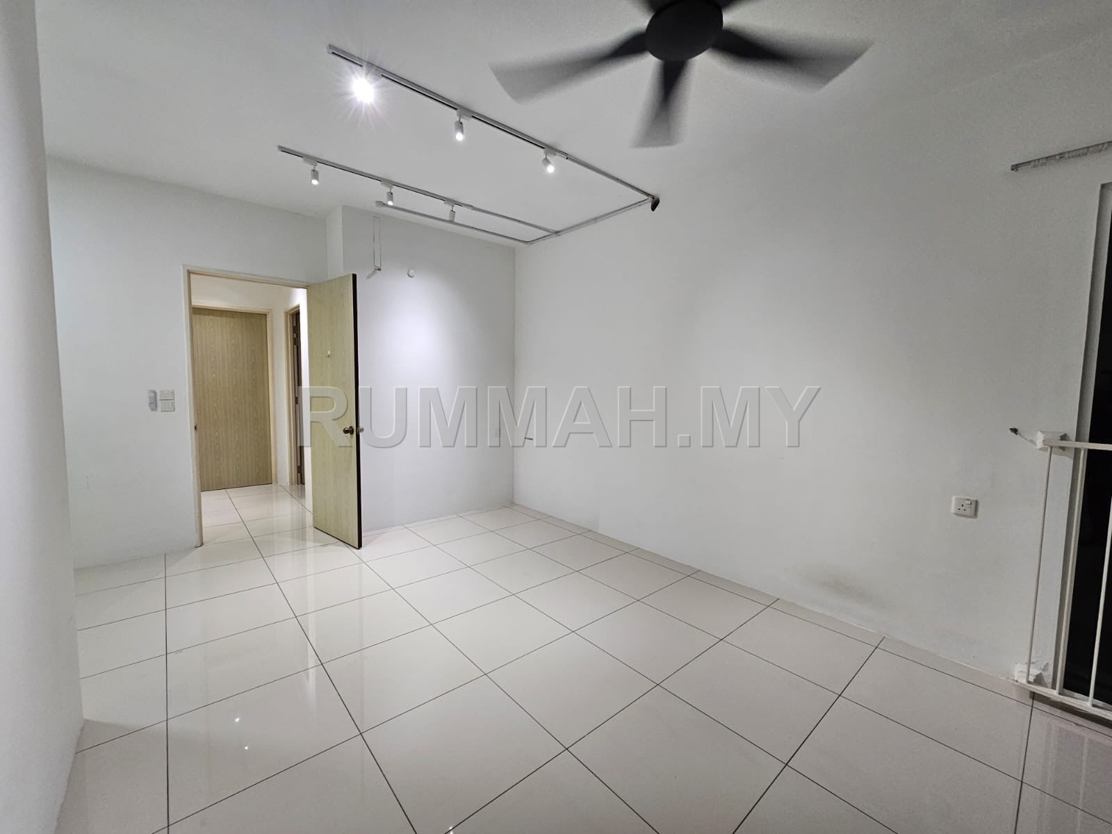 condo in Sungai Ara, Penang — photo 4