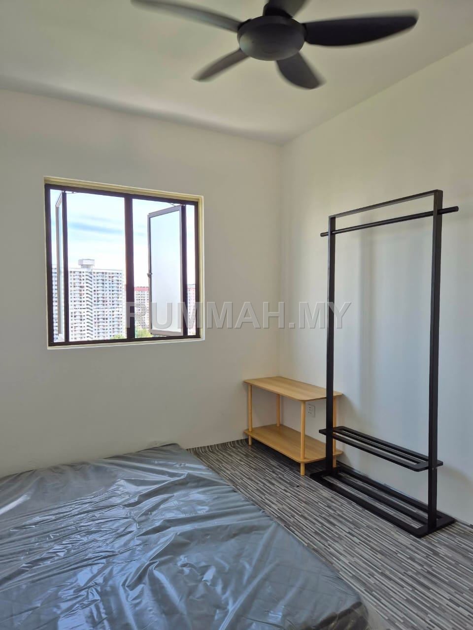 3-bedroom condo in Jelutong, Penang for rent - Desa Pinang 2 @Partially Furnished @Karpal Singh Drive