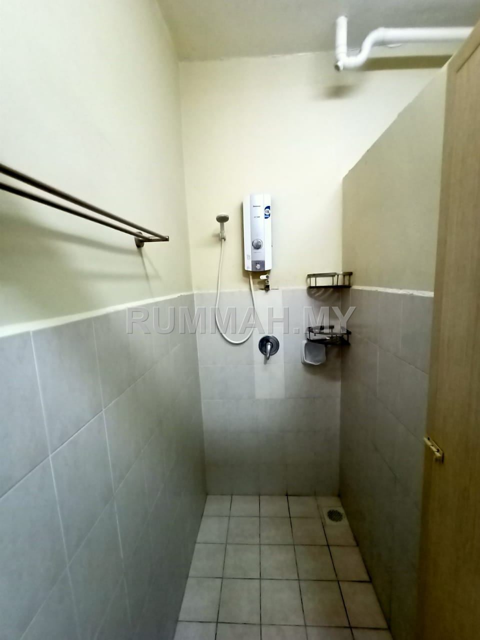 condo in Gelugor, Penang — photo 5
