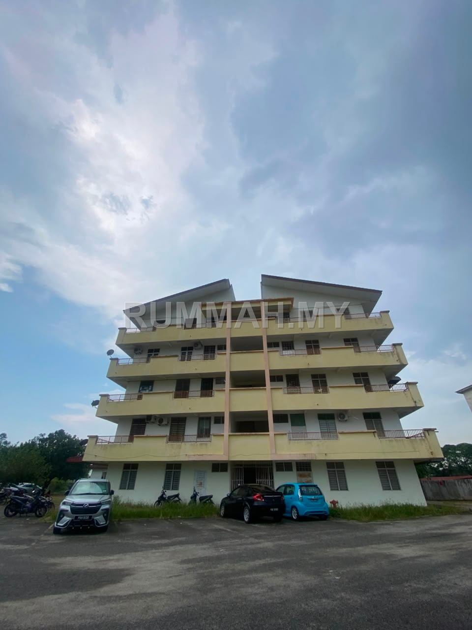 3-bedroom condo in Alma, Penang for rent - Alma Desa Impian Top floor flat, 3 room 2bath, basic condition
