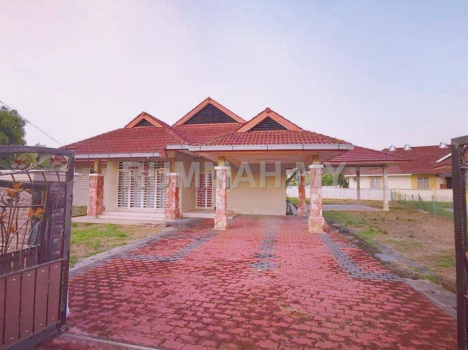 4-bedroom house in Batu Kawan, Penang for rent - Bungalow House Villa Tanjung Permai Bandar Cassia Batu Kawan Rent