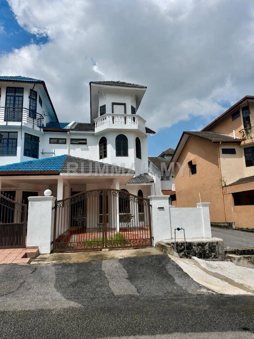 4-bedroom house in Taman Bukit Utama, Ampang, Selangor for sale - END LOT  2.5 Storey Terrace, Bukit Antarabangsa for SALE