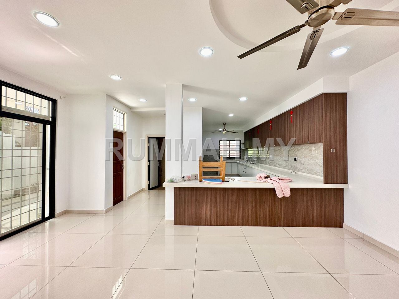 5-bedroom house in Gelugor, Penang for sale - Gelugor Pemancar Semi D , Renovated