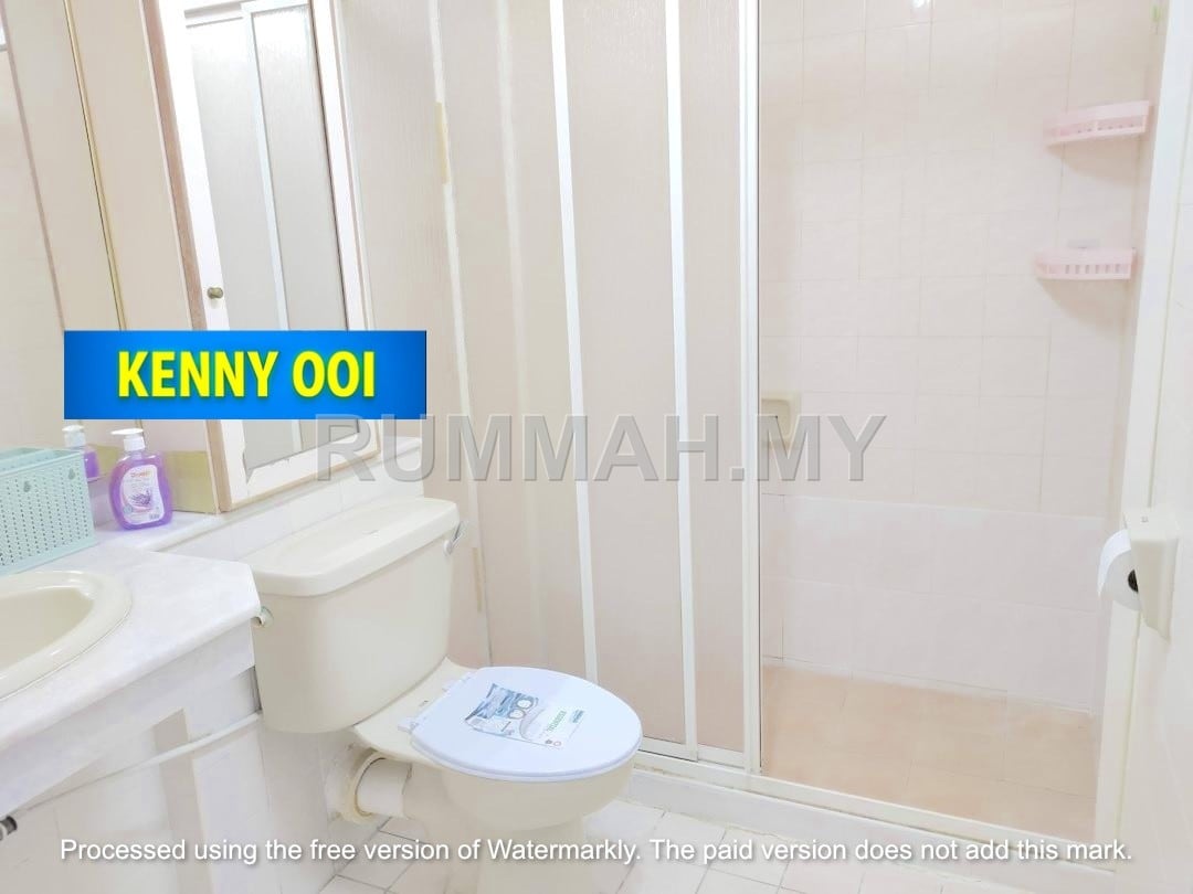 condo in Gelugor, Penang — photo 4