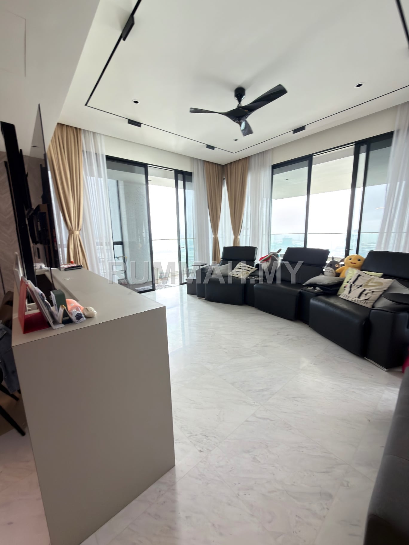 5-bedroom condo in George Town, Penang for rent - Setia V Residence seaview private lift Gurney Drive Georgetown Gurney Paragon Marriott