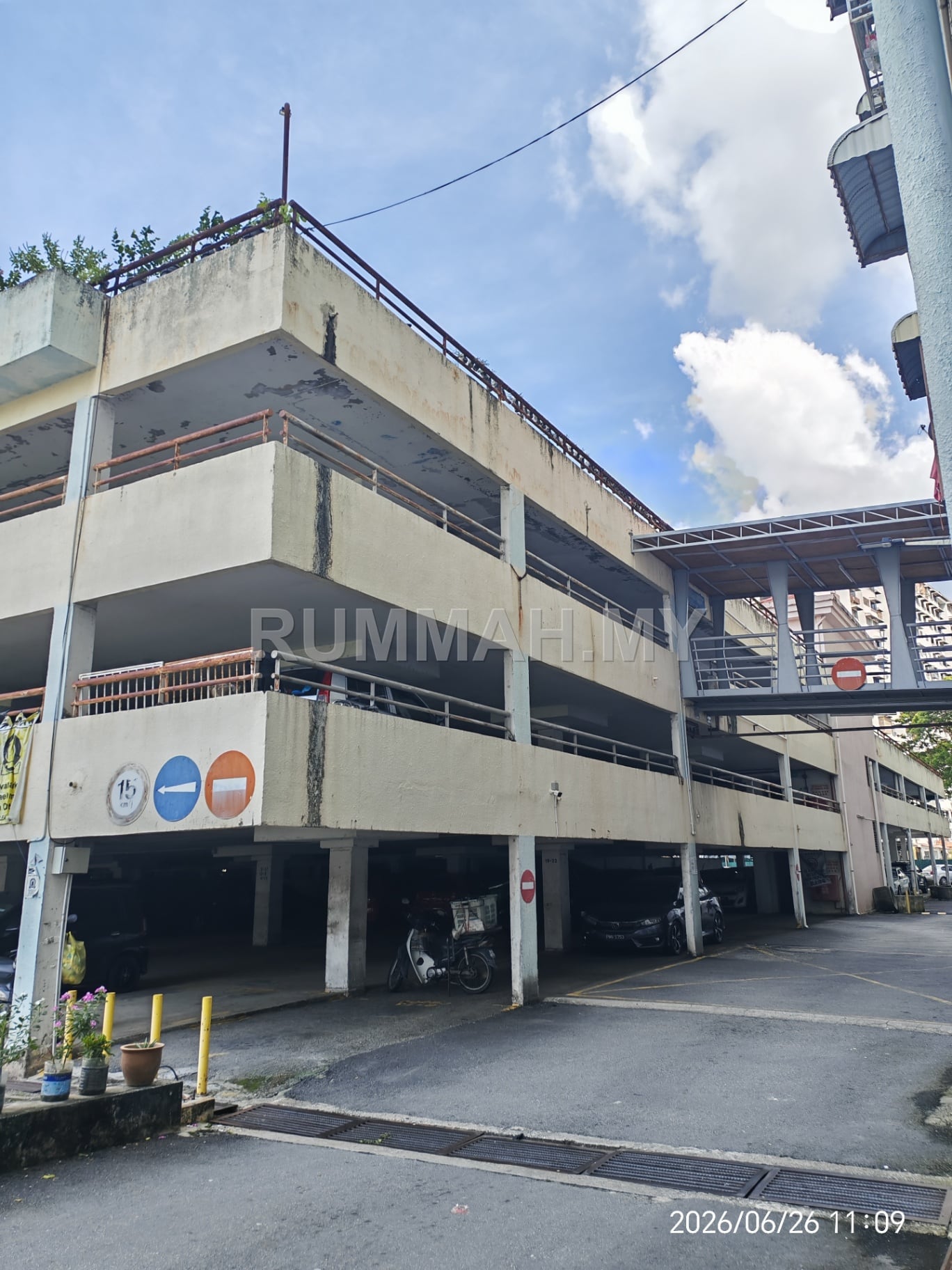 Taman bendera relau