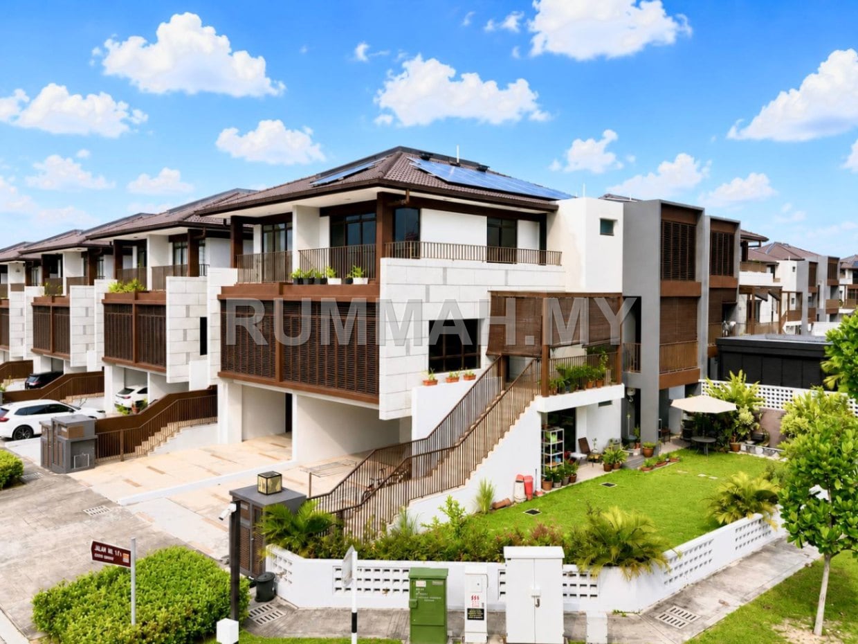 3-Storey Terraced House for Sale @ cyberjaya, Selangor | Fully Furnished