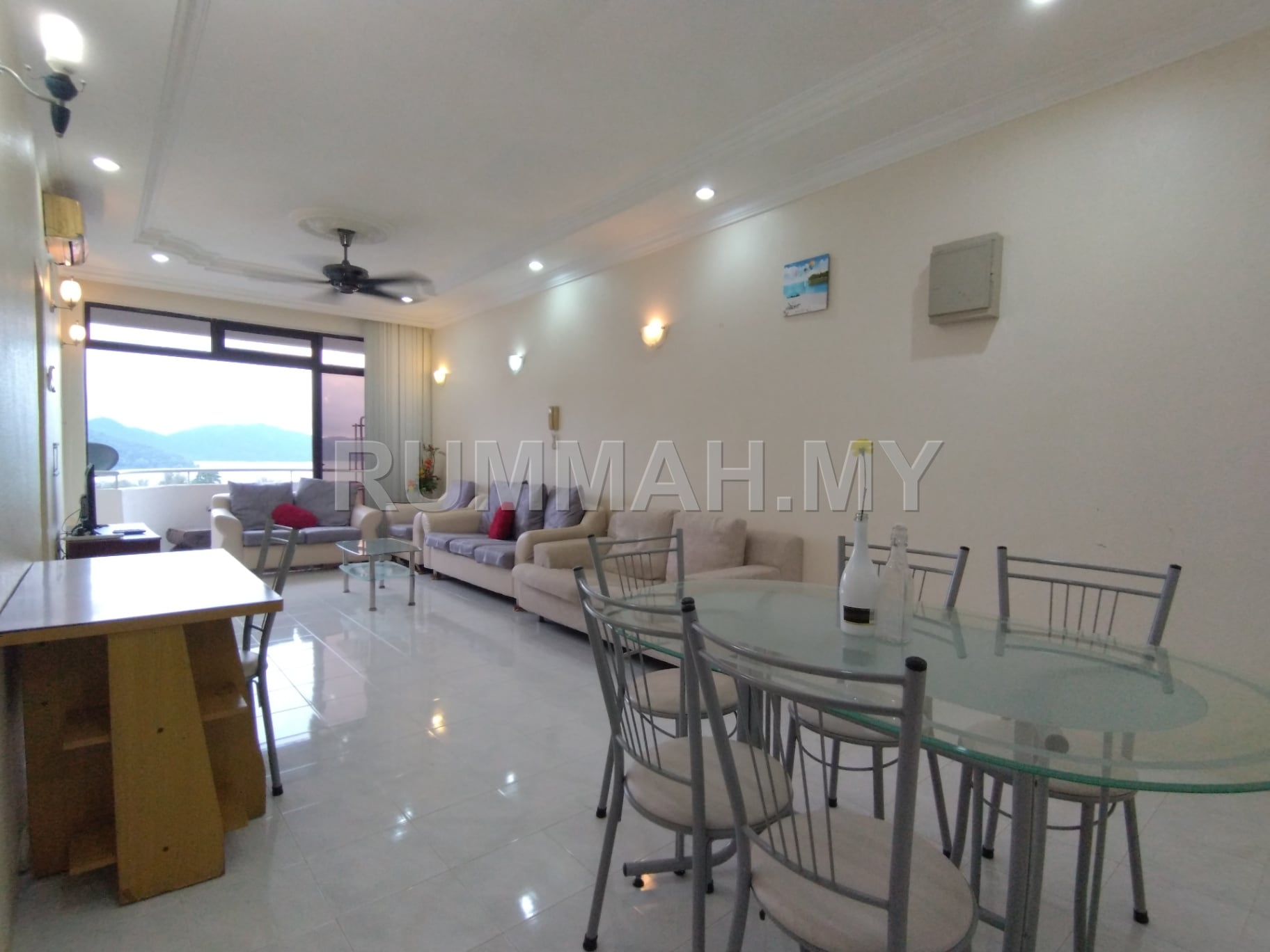 Eden Seaview Corner unit with Fully Seaview