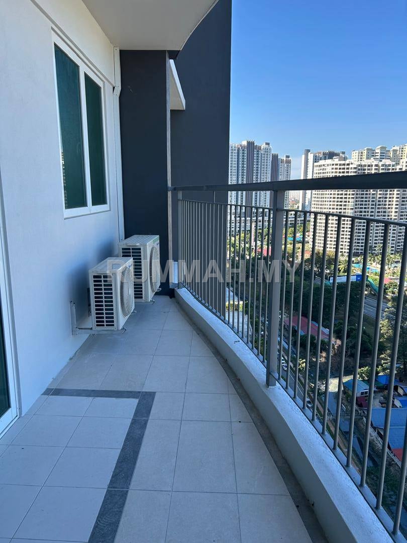 condo in Gelugor, Penang — photo 5