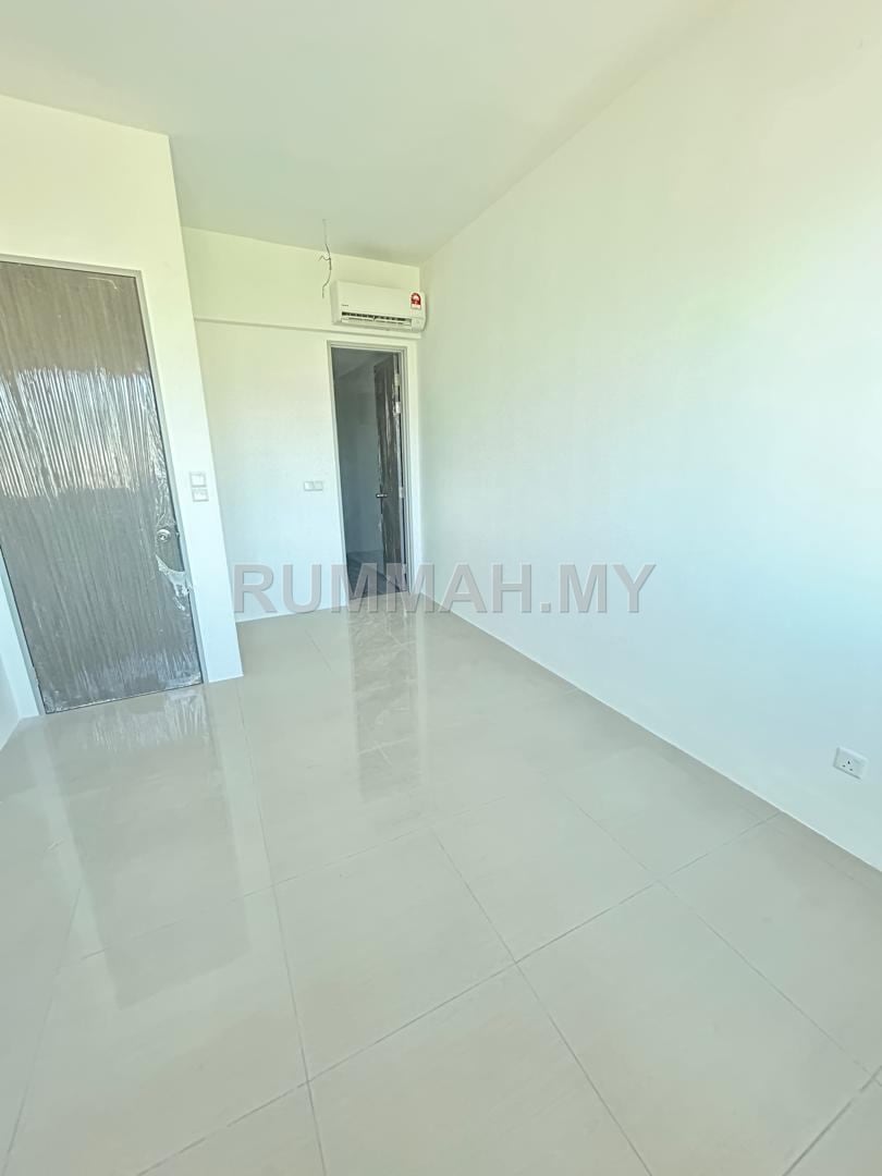 condo in Gelugor, Penang — photo 6
