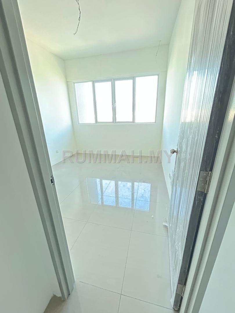 condo in Gelugor, Penang — photo 7