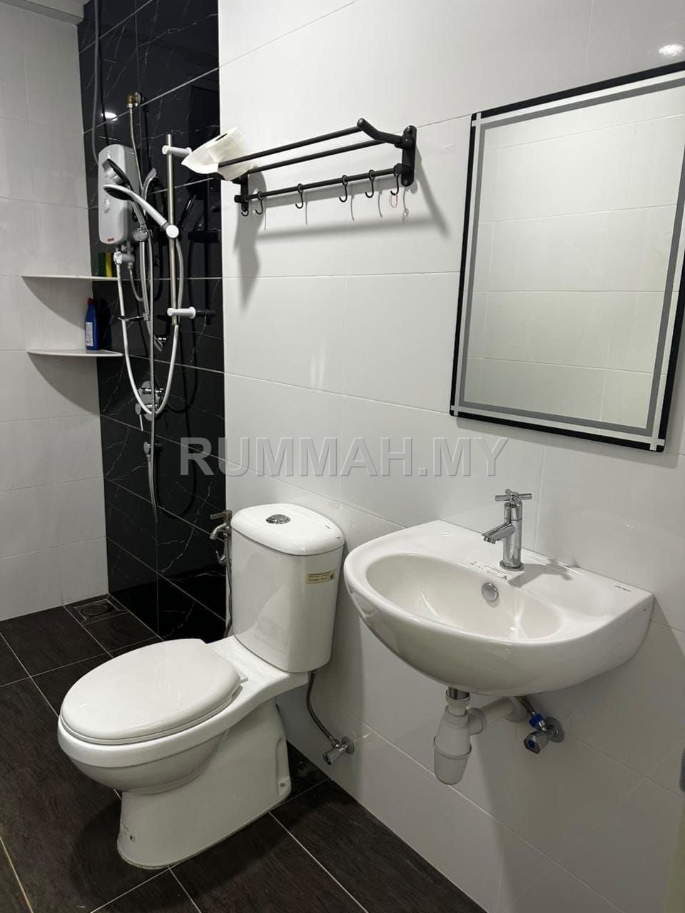 condo in Gelugor, Penang — photo 7