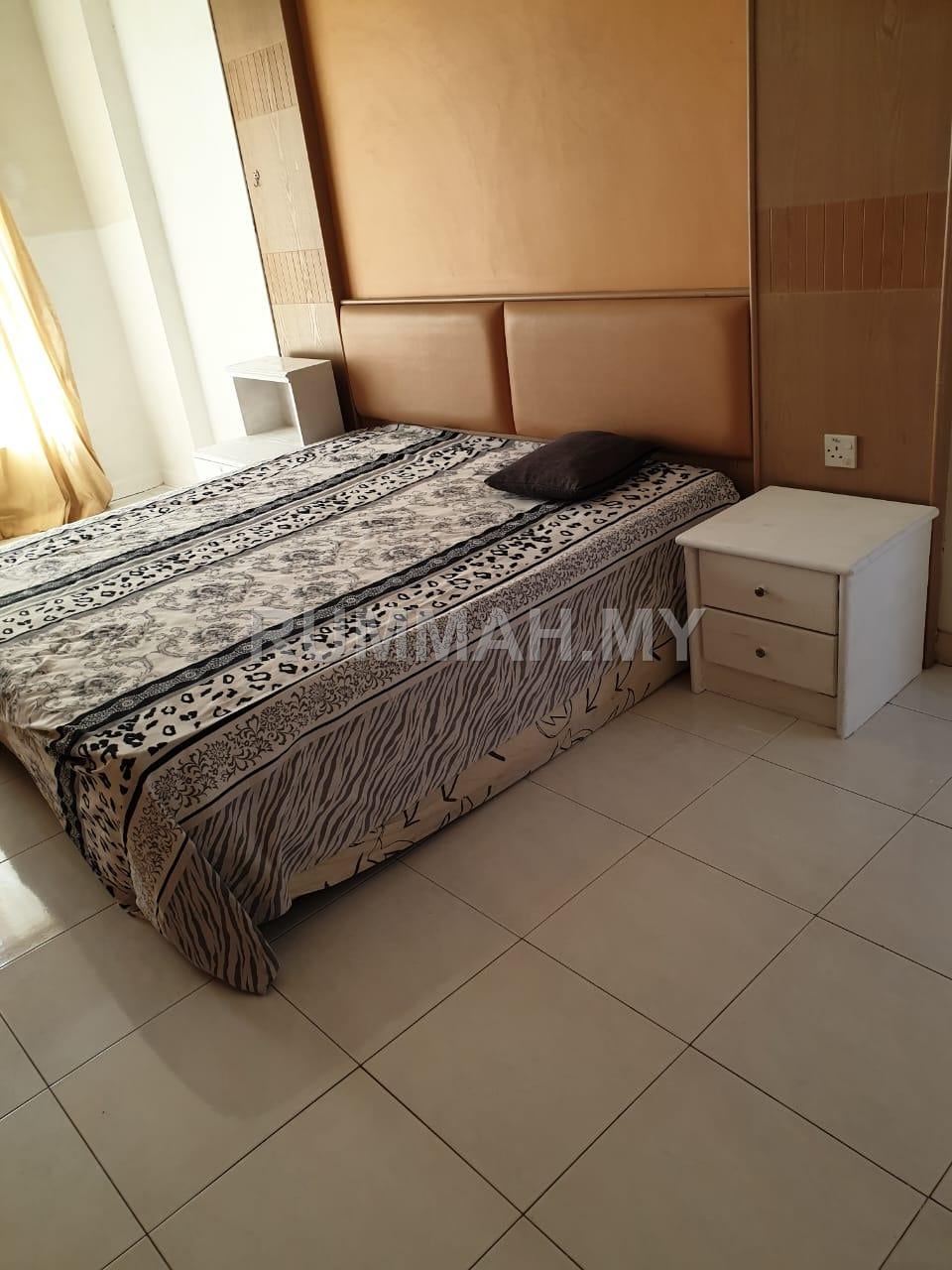 Fully furnished Gold Coast near Queensbay mall