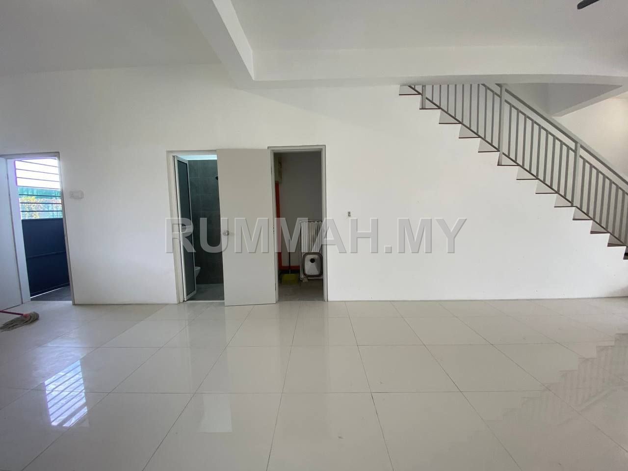 house in dengkil, Selangor — photo 2