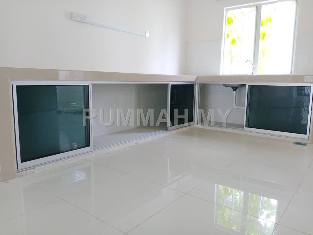 house in dengkil, Selangor — photo 5