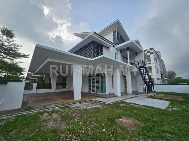 4-bedroom house in bangi, Selangor for rent - Double Storey Super Link Corner Lot Taman Seri Bangi, Seksyen 8, Bandar Baru Bangi