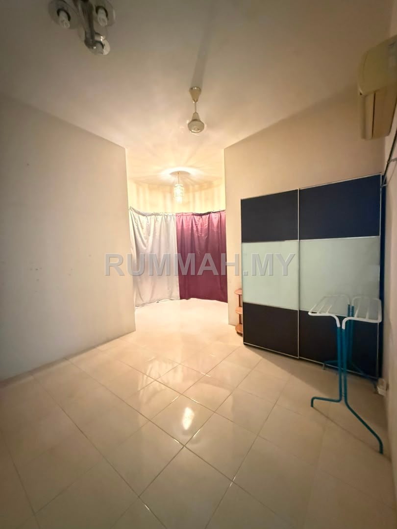 condo in Gelugor, Penang — photo 4
