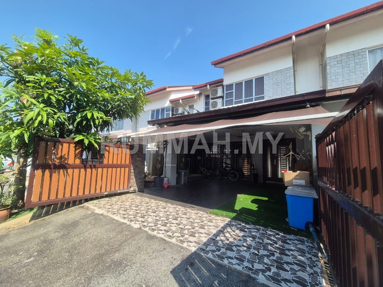 Renovated & Partial Furnished - 2 Storey Terrace House, Bandar Nusaputra, Presint 2 Puchong.