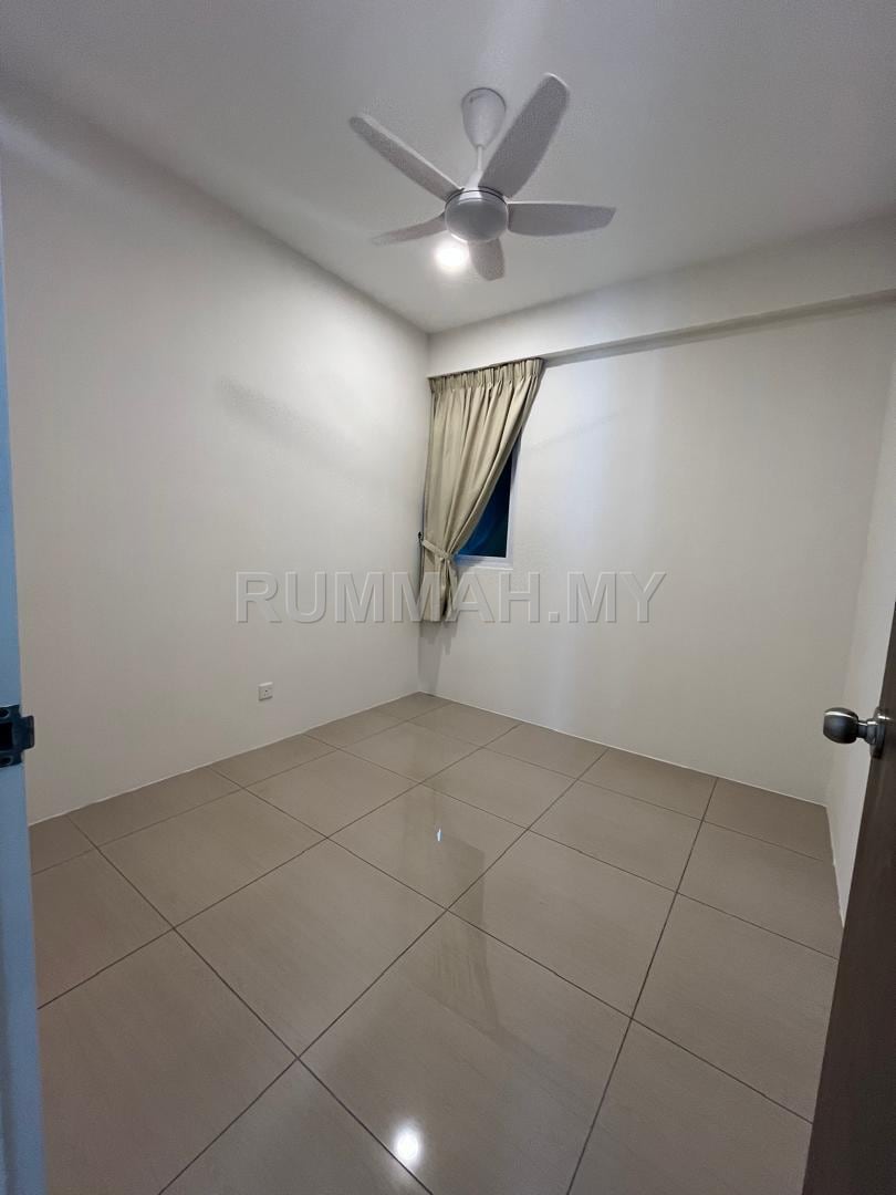 condo in Gelugor, Penang — photo 6