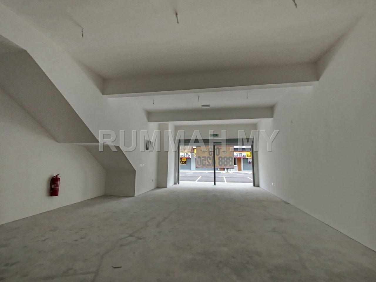 commercial in kota warisan, Selangor — photo 2