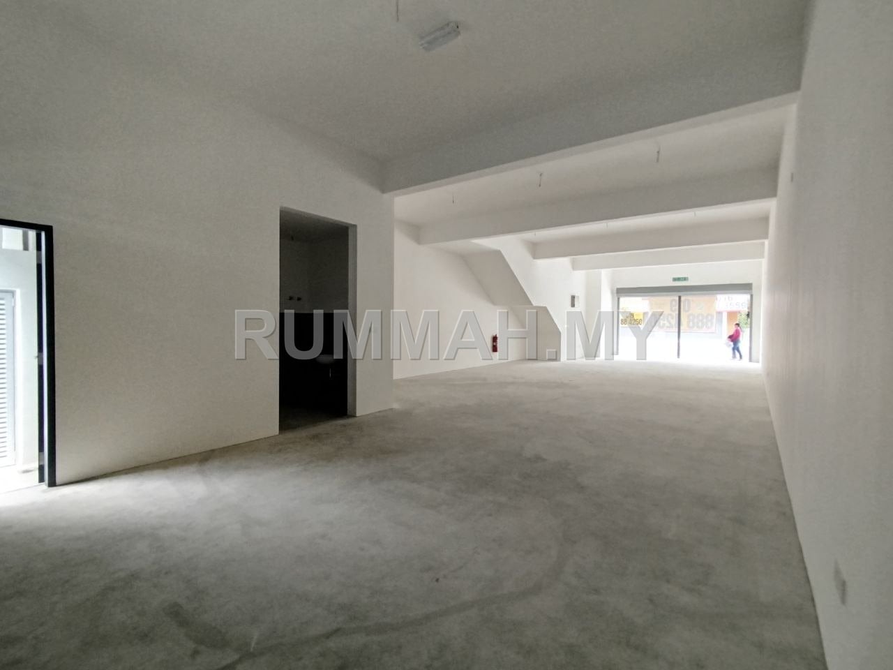 commercial in kota warisan, Selangor — photo 4