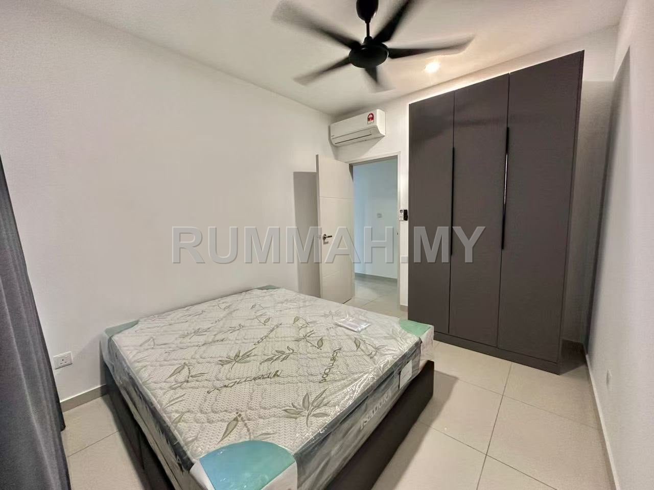 condo in Gelugor, Penang — photo 4