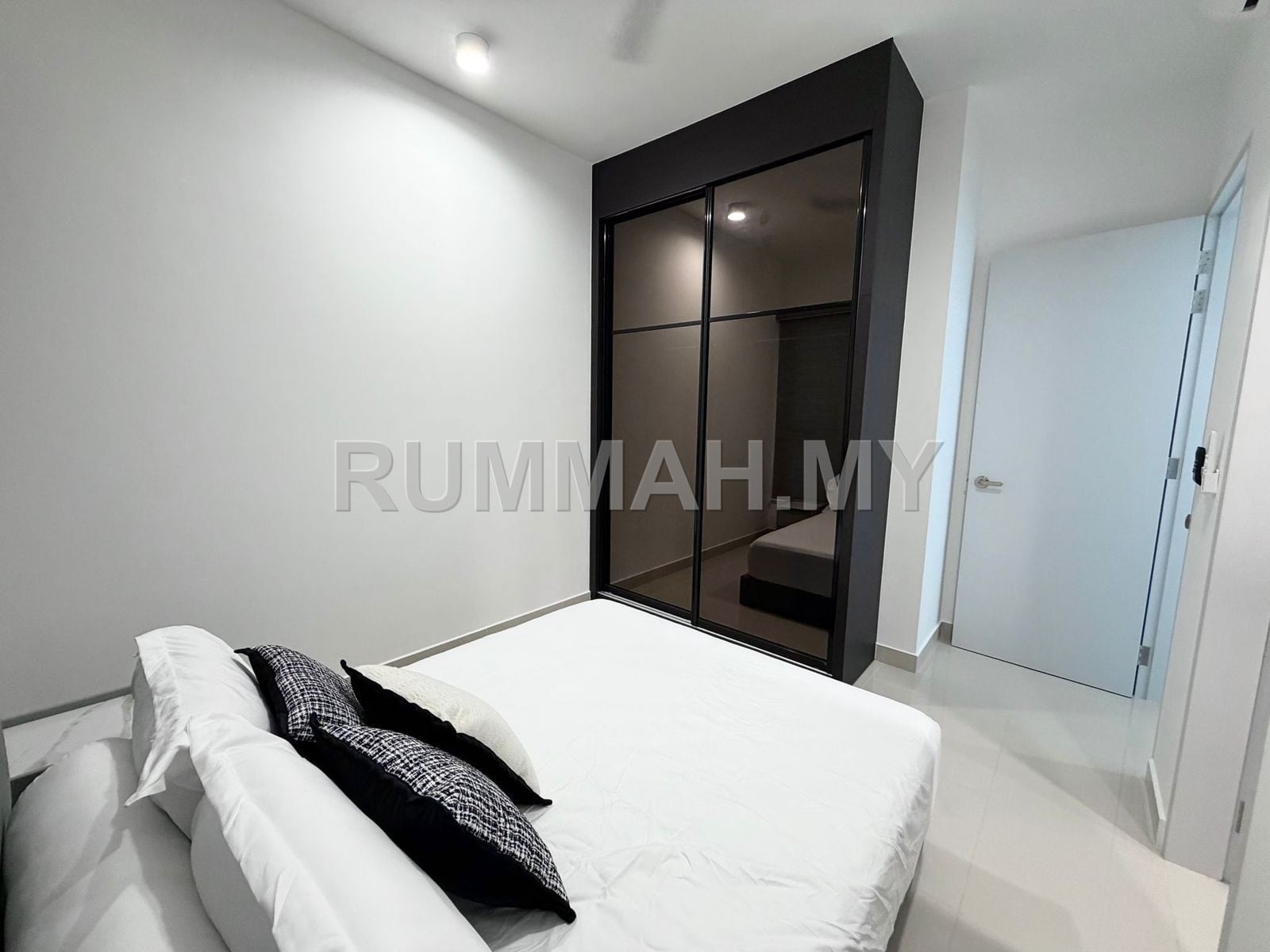 condo in Gelugor, Penang — photo 3