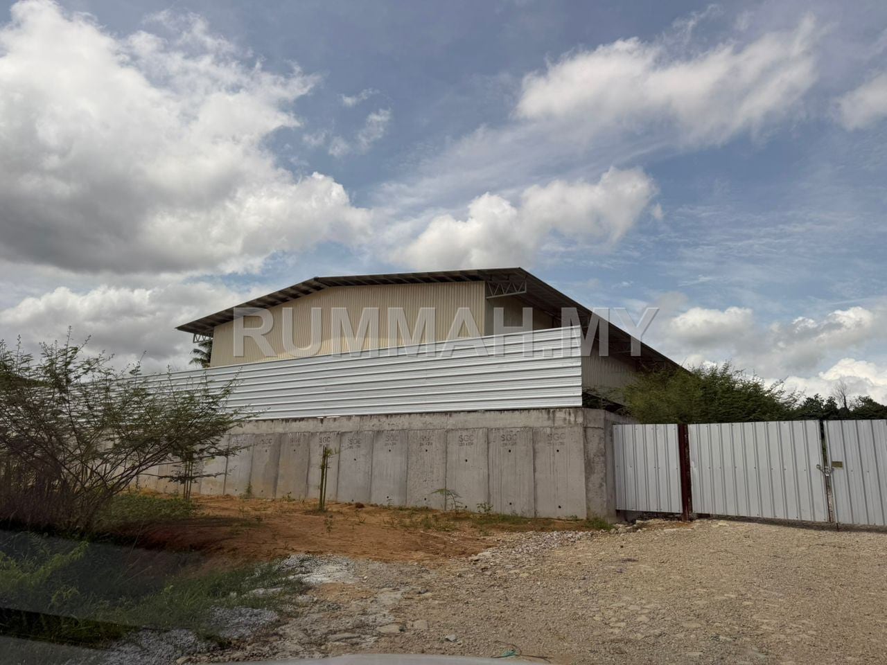 industrial in Simpang Ampat, Unknown — photo 2