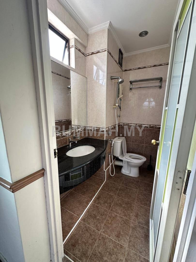condo in Sungai Nibong, Penang — photo 4