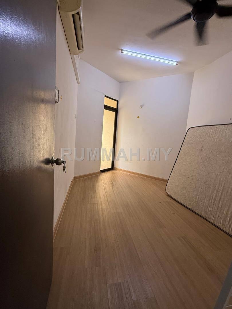 condo in Pulau Tikus, Penang — photo 6