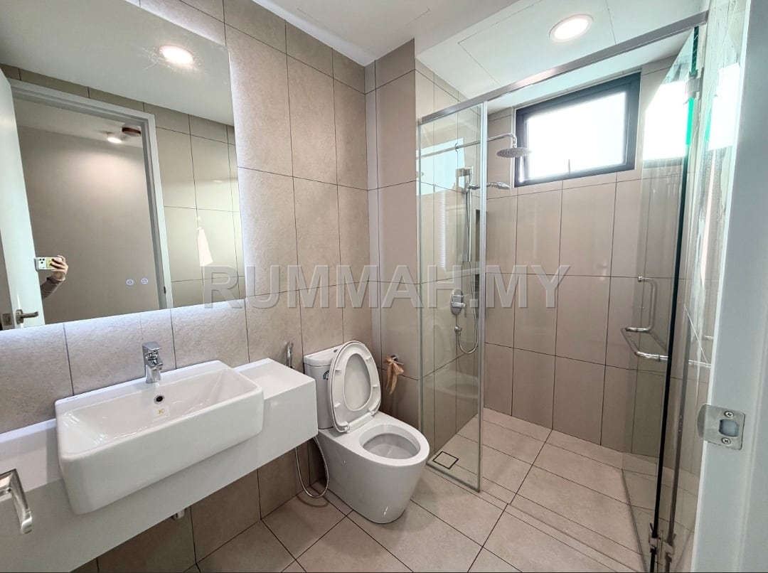 condo in Gelugor, Penang — photo 6