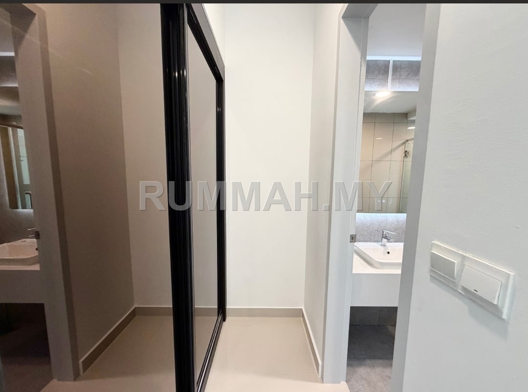 condo in Gelugor, Penang — photo 4