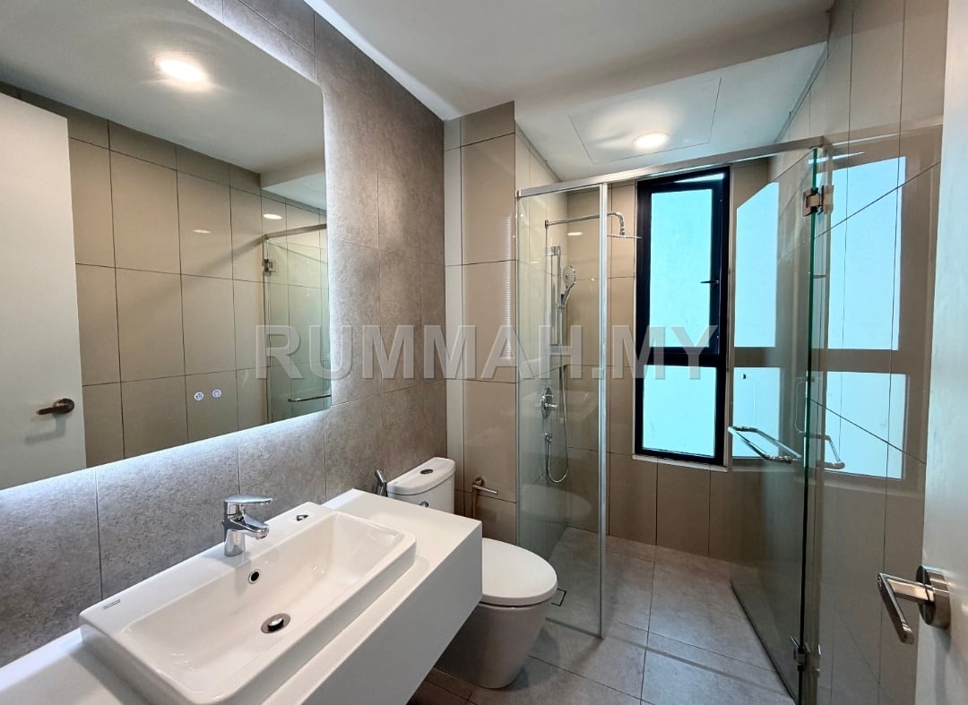 condo in Gelugor, Penang — photo 5