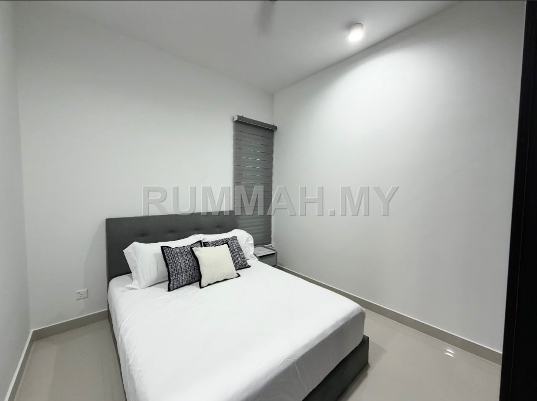 condo in Gelugor, Penang — photo 6