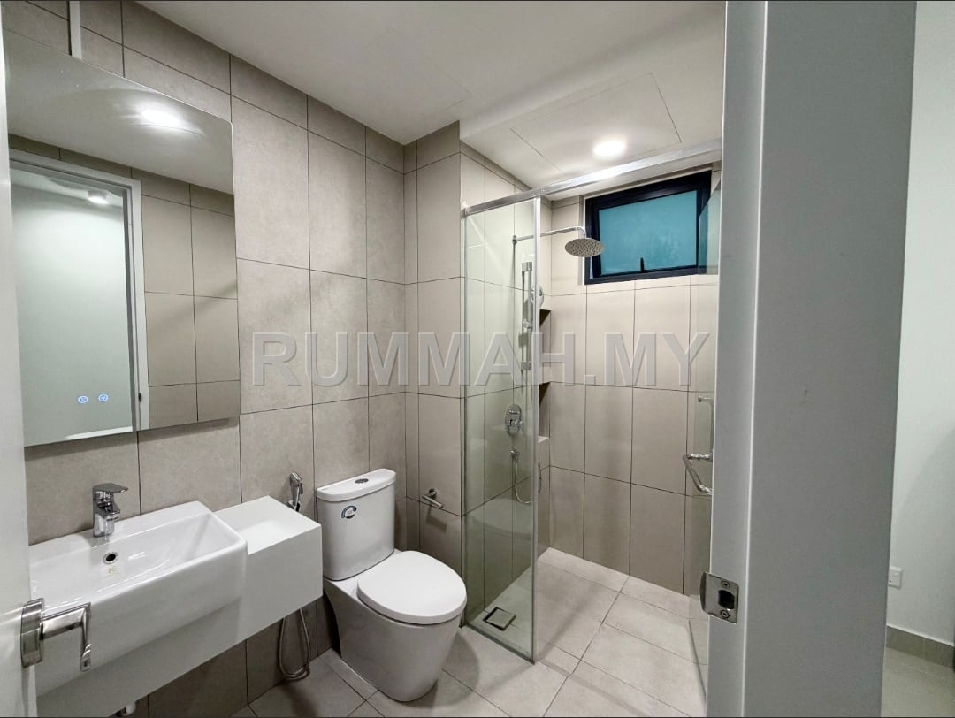 condo in Gelugor, Penang — photo 7