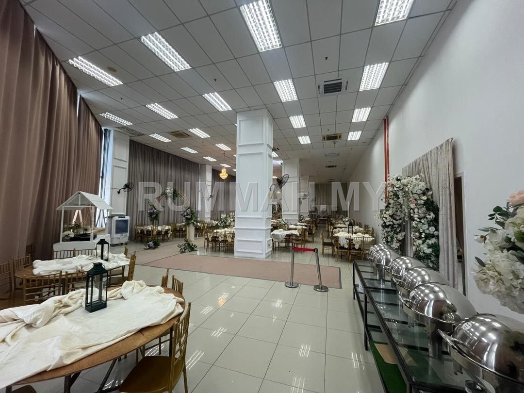 commercial in Seri kembangan, Selangor — photo 2