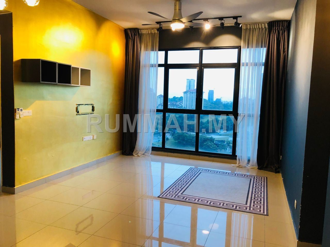 MURAH Partly Furnished Conezion Condo Facing IOI City Mall Putrajaya