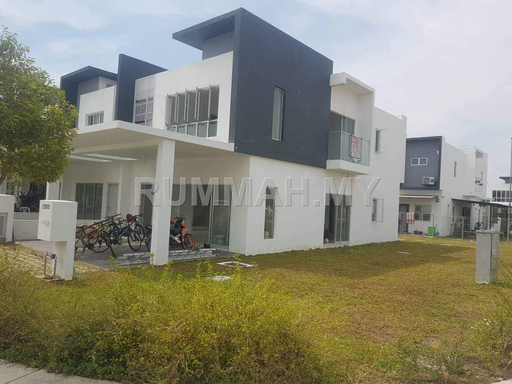 Corner Unit 2 Storey Terrace House Cybersouth Dengkil Selangor