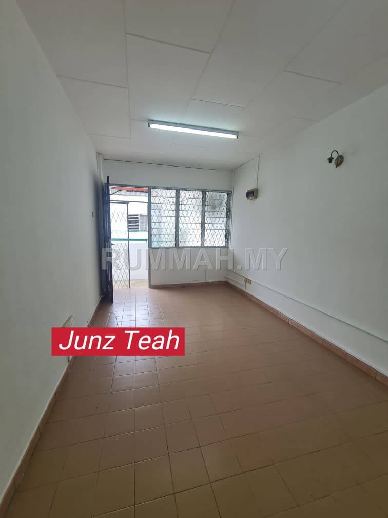 Taman Lip Sin Apartment For Sale | 2 Bedrooms | RM245K