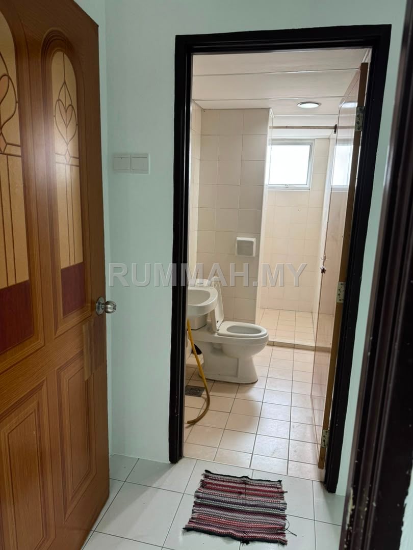 condo in Jelutong, Penang — photo 7