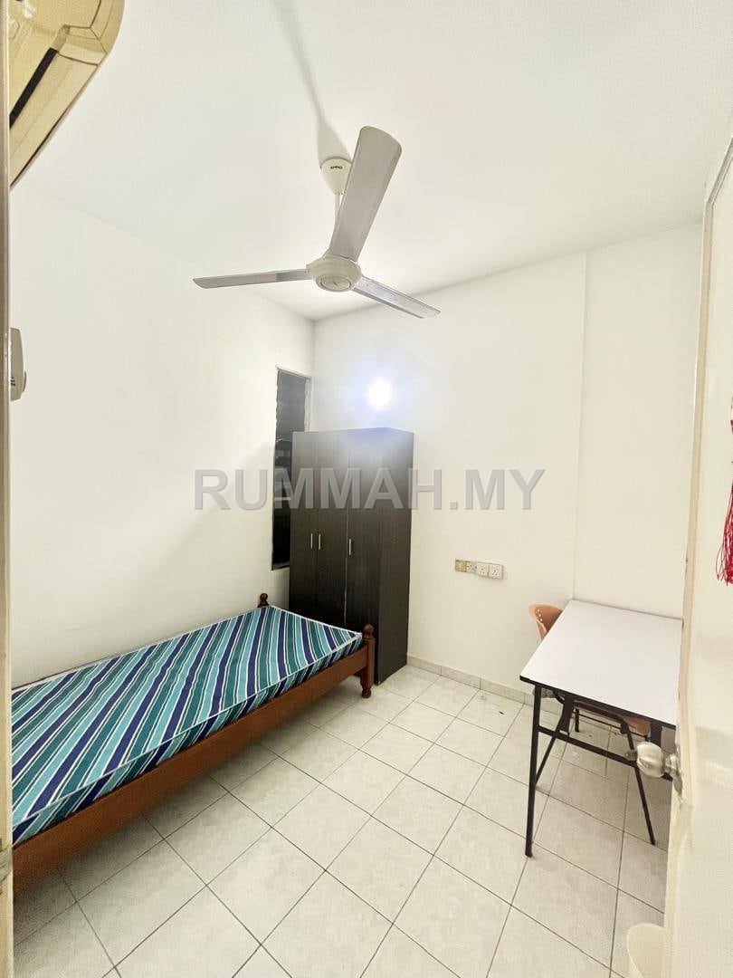 condo in Gelugor, Penang — photo 6
