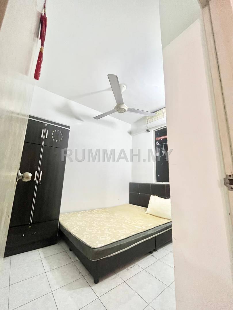 condo in Gelugor, Penang — photo 7