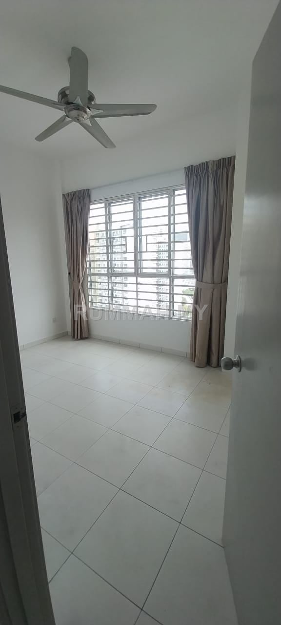 condo in Sungai Ara, Penang — photo 5
