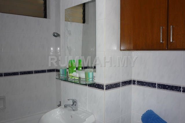 condo in Batu Ferringhi, Penang — photo 7