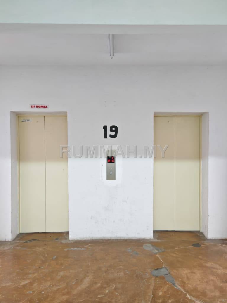 condo in Gelugor, Penang — photo 7